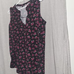 Cute sleevless shirt